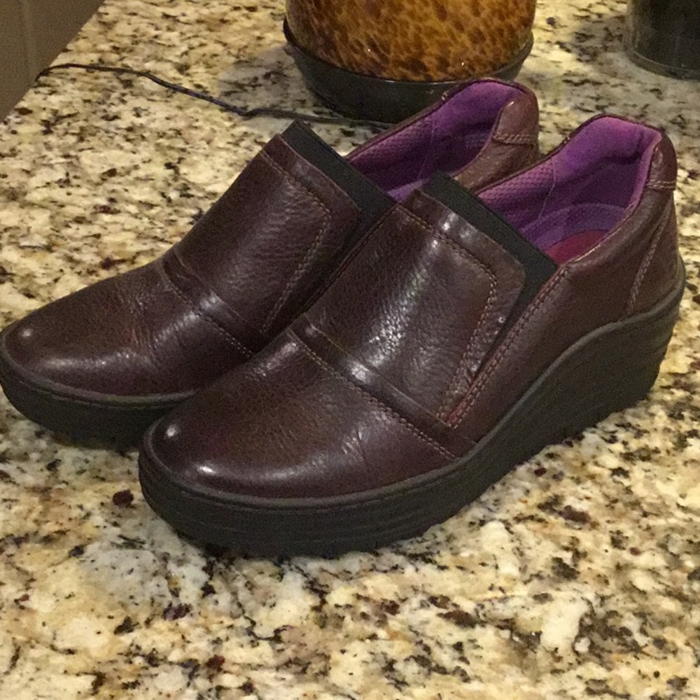 Brown real leather wedge loafer